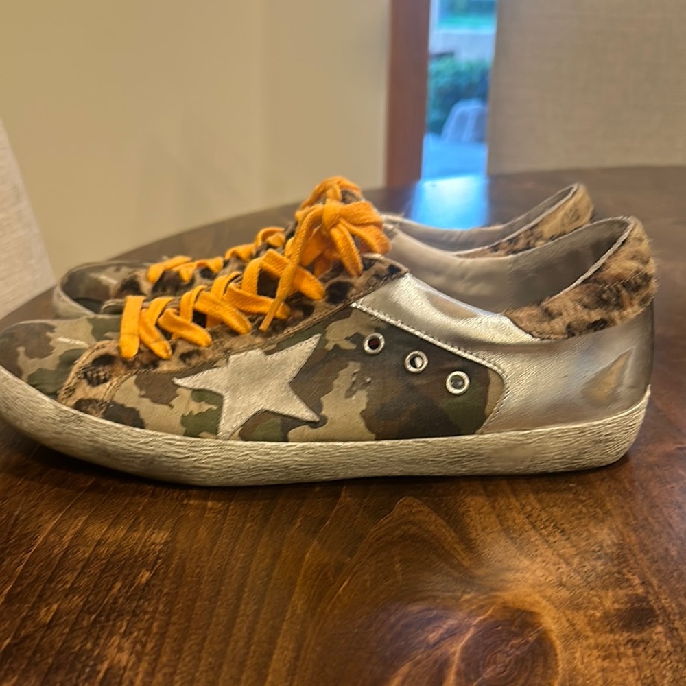 Men's size 44 Golden Goose superstar sneakers. Like new